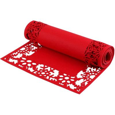 China Red Snowflake Design Tablecloth Christmas Party Table Runner Winter Decoration Felt Hollow Table Runner Viable Premium for sale