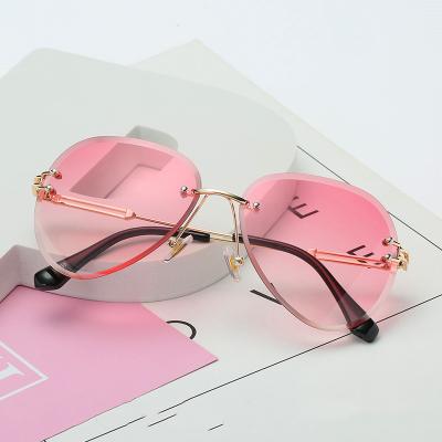 China 2023 Fashion Sunglass Sunglasses Men Women Sun Glass Shades Fit Fashionable Wholesale Oversized Luxury Sunglasses for sale