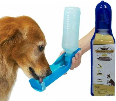 China Custom Cat Outdoor Travel Water Bowl Portable Collapsible Bottle Driver Stocked Drinking Water Station for sale