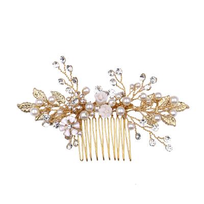 China Fashionable Wedding Hair Accessories Decoration Alloy+pearls Gold Foil Beads Hair Comb For Bride Bridesmaid Engagement Banquet Jewelry for sale