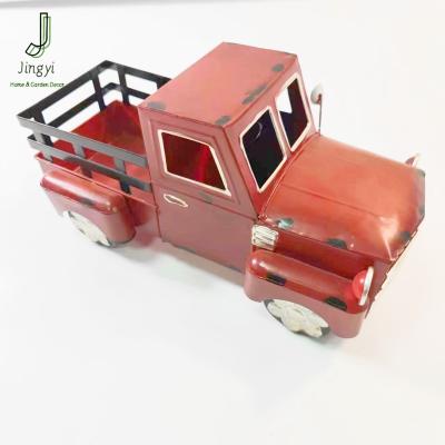 China Outdoor and Indoor Size and Color Custom Thanksgiving Harvest Christmas Decorations Farm Office Storage Pickup Metal Truck Decor Statue for sale