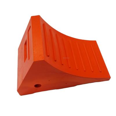 China Durable 30tons Urethane Truck Wheel Wedge Block for sale