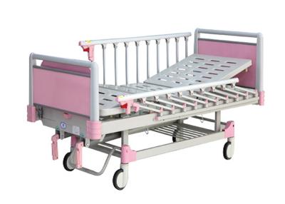 China Bed van het twee Krukassen het Hand Pediatrische Ziekenhuis, Pediatrisch Medisch Bed met Dinning-Lijst Te koop