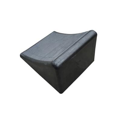 China 240*200*150mm High Quality Strong Light Weight Portable Rubber Wheel Chock for sale