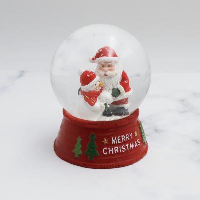 China High Quality Resin Hot Sale Christmas Sant Claus Gift Snow Globe Home Decoration for sale