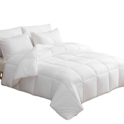 China Home Factory 100% Quilted White Comforters All Season Down Alternative Bedding Comforter With Corner Tabs Alternative Comforter for sale