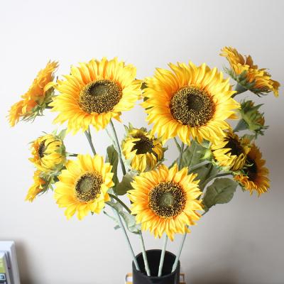 China Convieniently Sunflower Bouquet Wedding Holiday Decor Artificial Floral Arrangements Wedding Arch Backdrop for sale