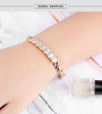 China Trendy Vintage Designer Austrian Rhinestones 18k Gold Plated Mens Lady Bracelet for sale