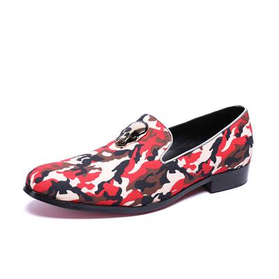 China Fashion Trend Light Red Camouflage Bottom Genuine Leather Flat Top Casual Loafers For Men With Skull Pattern for sale