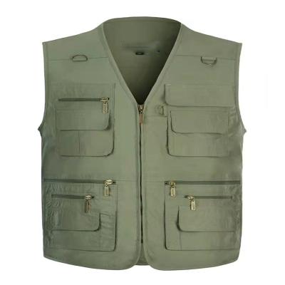 China Anti-wrinkle 100% Cotton Relaxed Pockets Fit Corduroy Utility Vest For Men for sale