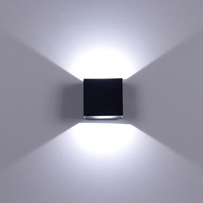 China New Modern Modern Indoor Led Wall Lamp LED Wall Light 100-240V COB White And Black for sale