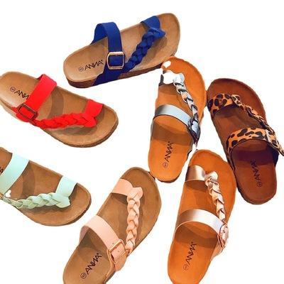 China Durable Women 2021 Outdoor Sandals New Ladies Summer Flat Toe Woven Slippers Solid One Button for sale