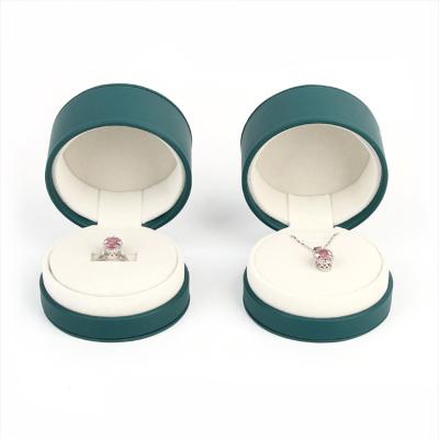 China Portable Jewelry Package Jewelry Box Pu Packing Organizer and Velvet Jade Leather Jewelry Box Bracelet Box Ring Necklace for sale