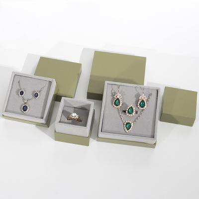 China Modern Luxury Custom Wholesale LOGO Jewelry Packaging Box Ring Earrings Necklace Bracelet Green Card Paper Jewelry Box Hot Sales for sale