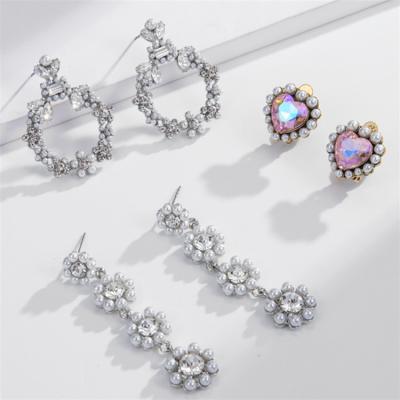 China Vintage Fashion Designer Handmade Diamond Earrings WOMEN Stud Diamond Earrings for sale