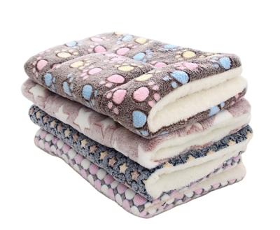 China Premium Personalized Cute Christmas Fuzzy Travel Pet Sleep Blanket Viable Mini Customized 3 Layer Flannel & Sherpa Pet Blanket for sale