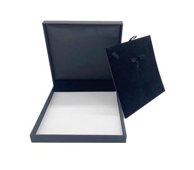 China Hand Made Wholesale Custom Necklace Black Fancy Paper Jewelry Box for sale