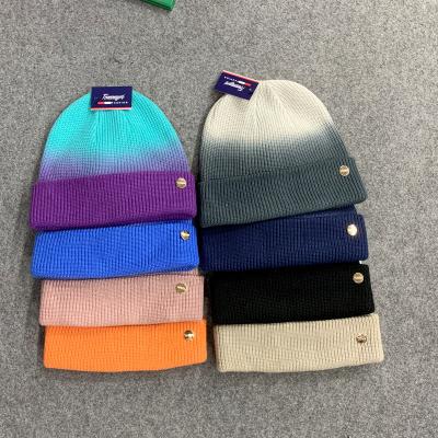 China Fashion COMMON Explosive Spring Acrylic Gradient Skull Hat Casual Warm Skullies Autumn Winter Tie-Dye Knitted Hats for sale