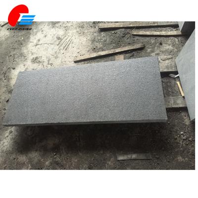 China Modern Outdoor Dark Gray Granite G654 Cheap Driveway Cobblestone Curbstone for sale