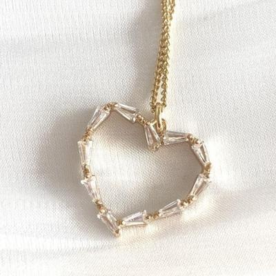 China 2022 Fashion Jewelry Article Zircon Gold Plated Min Pentagon White Copper Pendant Necklace for sale