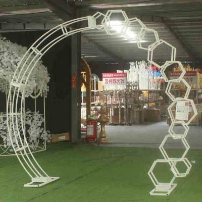 China New Eco-friendly Wedding Props Truss Arch Shelf Wedding Background Decoration Wrought Iron Arch Wedding Geometric Arch Heterosexual for sale