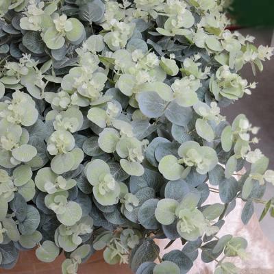 China Indor Decoration 16 Heads Grass Eucalyptus Flower Artificial Flower Silver Leaf Garden Decorative Flower Arrangement for sale