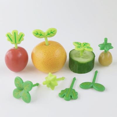 China 8pcs Four Leaf Clover Disposable Fruit Picks Plastic Food Grade Fruit Fork Mini Fork for sale