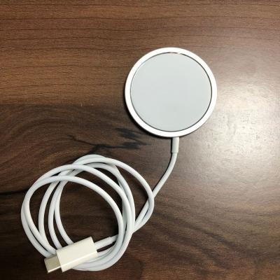 China New Design Qi Wireless Charger Portable Fast Charging Pad for iPhone for Android for sale