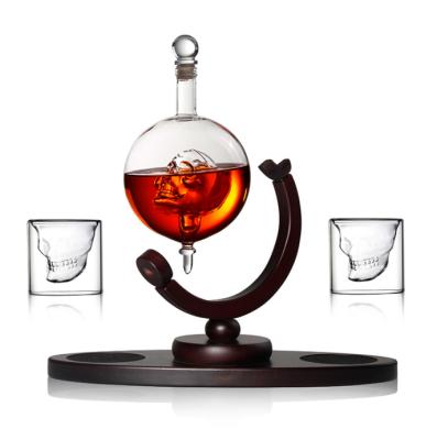 China New Handmade Skull 850ml Glass Whiskey Decanter Set Classic/Postmodern Skull Decanter with 2 Skull Glasess and Wooden Base for sale