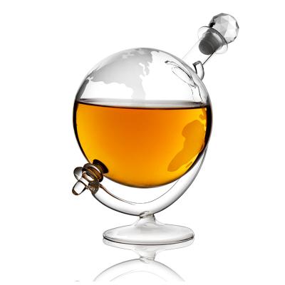 China New Hot Selling Handmade Classic/Postmodern Amazon Globe 850ml Whiskey Decanter With Glass Base for sale