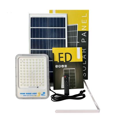 China IP66 Outdoor / Indoor Waterproof 200W Outdoor Led Solar Light Solar Street Light for sale