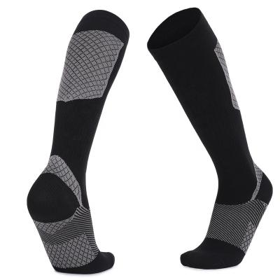 China UKMR Mountaineering Breathable Shoe Ankle Socks Wholesale Non-slip Italy Sports Running Equestrian Socks for sale