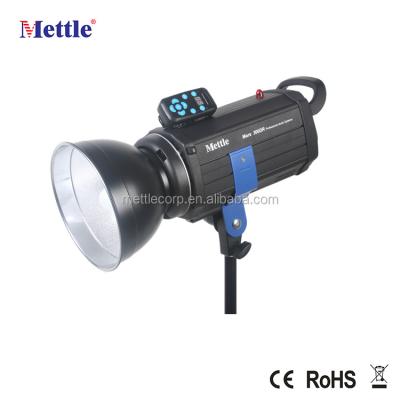 China compact photographic studio video led flash light strobe 380*140*200mm for sale