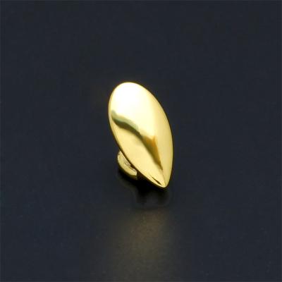 China Hot Selling Single Teeth Gold Plated Hip Hop Fangs Vampire Gold Tooth Grillz New for sale