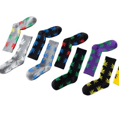 China 2021 Fashion High Quality Knotted Dyed Maple Leaf Breathable Long Men Skateboard Hiphop Socks Meias Women Couples Socks 1 Pairs for sale