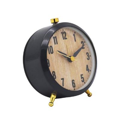 China New Style Desk Clock Design Battery Style Table Clock Metal Antique Chinese Traditional Analog Quartz Alarm Clock for sale