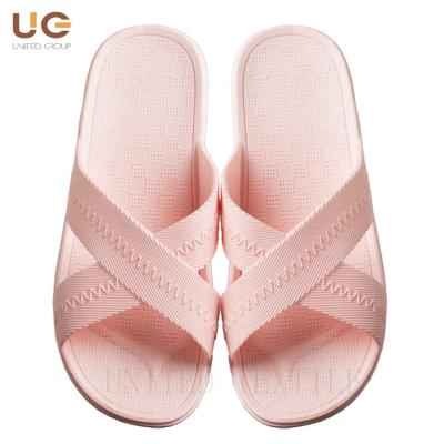 China Hotel Amenities Disposable Yangzhou Slippers Bath Set Luxury Plastic Flip Flop Slipper for sale