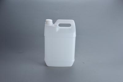 China 4L Customizable Plastic Jerry Can Tight Head Square Shape HDPE Material 2mm Wall Thickness 30mm External Diameter for sale