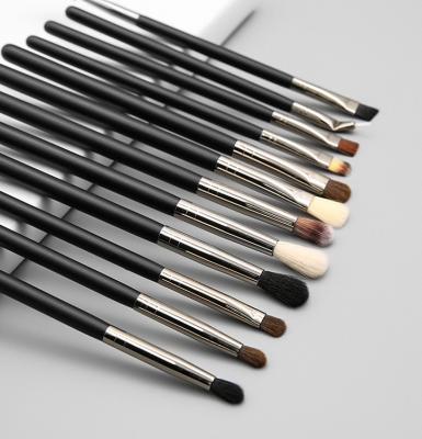 China Angular Blush Luxury Blending Makeup Brushes 12pcs Wooden Handle Eyeshadow Eyeliner Makeup Brush Set Highlight Eyebrow Eyeshadow Set Brush for sale