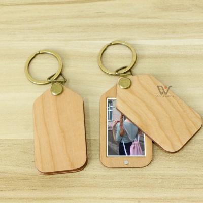 China Wholesale Custom Keychains Birthday Photo Album Gift 2022 Wooden Key Chain Gifts Licensed Keychain for sale