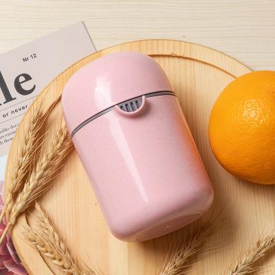 China Quality Viable Wheat Sized Straw Lemon Citrus Juicer Manual Slow Press Juicers To Extract Most Juice Possible for sale