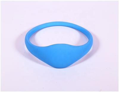 China Waterproof / sunbestrfid Shenzhen pool wr8852 nfc silicon wristband embossing wristband sunbestrfid waterproof luxury water park sunbestrfid for sale