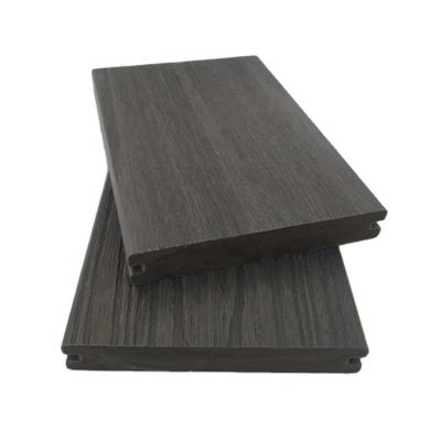 China Antifading Crack-Resistant Outdoor Portable Co-Extrusion WPC Decking for sale