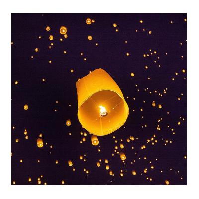 China China Hand Crafted Eco-Friendly Biodegradable Sky Lanterns With Fire Resistant Paper For Birthdays Weddings Celebrations And Memorials for sale