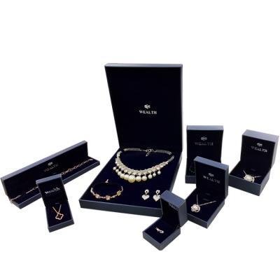 China Structure Jewelry Display Set Boxes Luxury Hot Selling Luxury Plastic Packaging Custom for sale