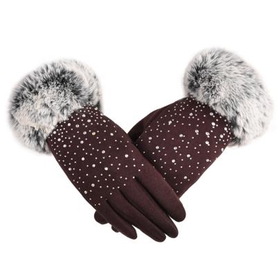 China Gym Fitness Supplies Keep Girl Hot With Non Falling Diamond Velvet Gloves for sale