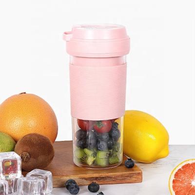 China 30s Working Time Nutrition USB Bottled Juicer Portable Mini Travel Blender for sale