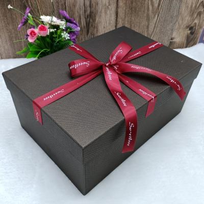 China Recycled Materials Customized Gift Box Packaging Christmas Gift Box Packaging Birthday Gift Box Packaging for sale