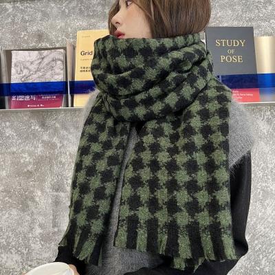 China New Wholesale Polyester Striped Winter Fashion Scarves And Shawls Deep Keep Warm Winter Scarf For Women for sale