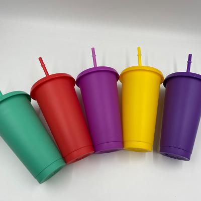 China Disposable Manufacturers Wholesale Portable Plastic Tumbler Cups With Lid and Straw Drink Cup Custom Logo New Holiday Plastic Straw Cup for sale